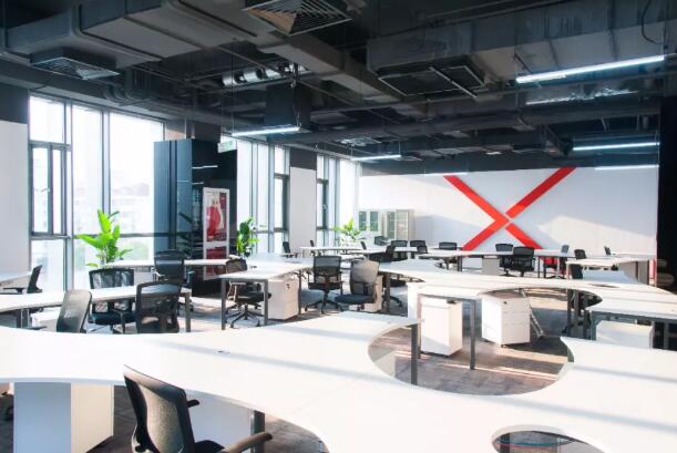 青島市北區(qū)企業(yè)管理公司簡(jiǎn)歐風(fēng)格辦公室裝修效果圖